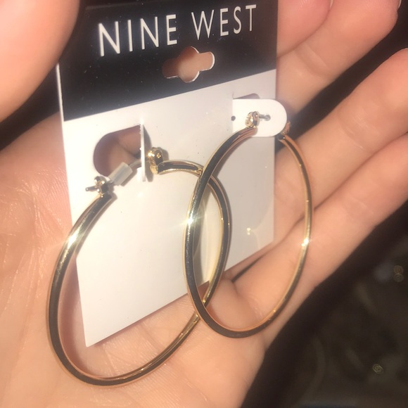✨ NWT Small Gold Hoop Earrings from Nine West ✨ - Picture 3 of 5